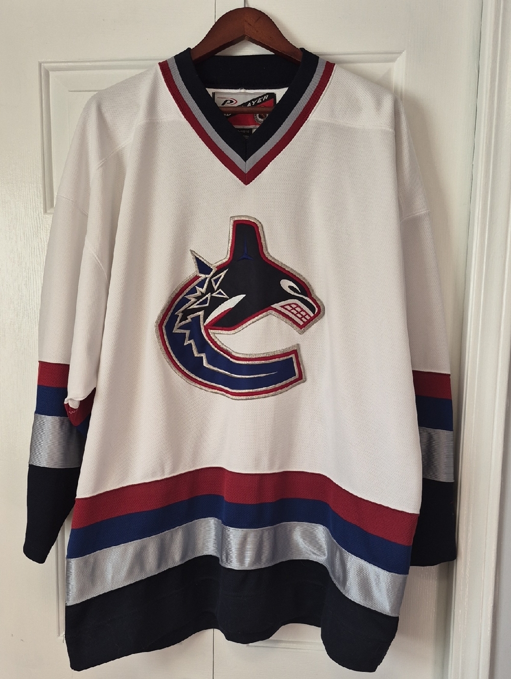 Vintage Pro Player White Vancouver Orca Crest Hockey Jersey with Navy and Red